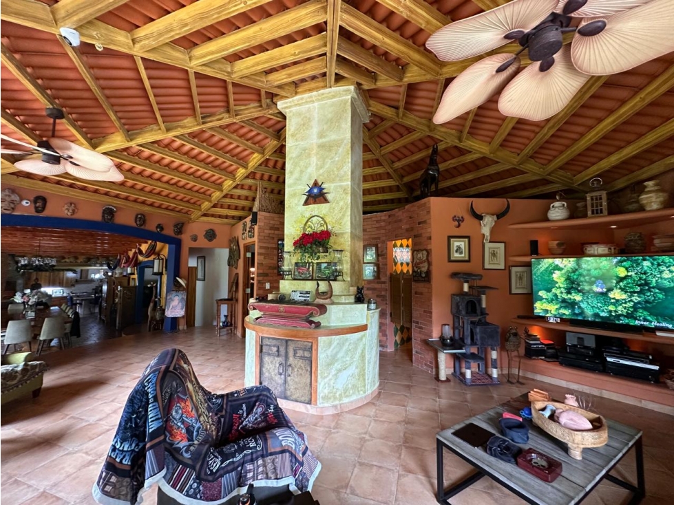 VENTA CASA EN EL VALLE DE ANTON -1,700m2 - 6