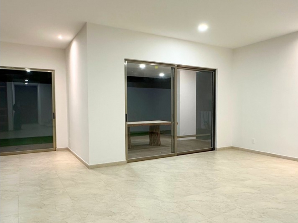 Impresionante Residencia en el Yucatan Country Club - 4