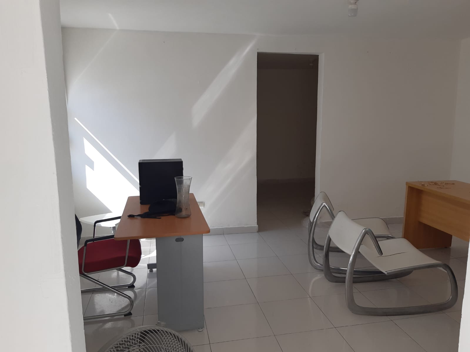 Local En Renta Con Oficinas GYM Franquicias Farmacias Col.Volcanes - 3