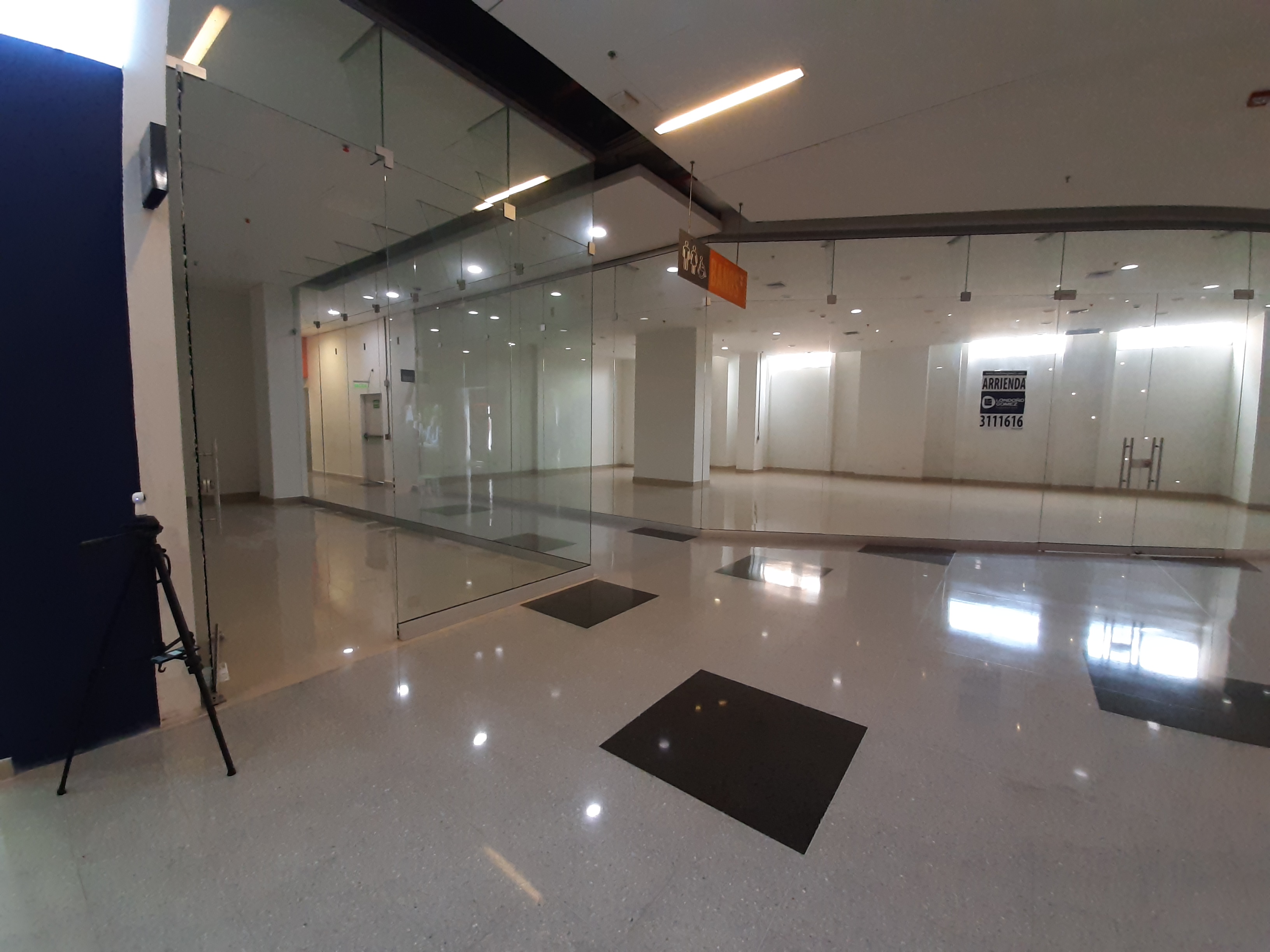 Local comercial en venta, Medellín el Chagualo, al frente de Ruta N