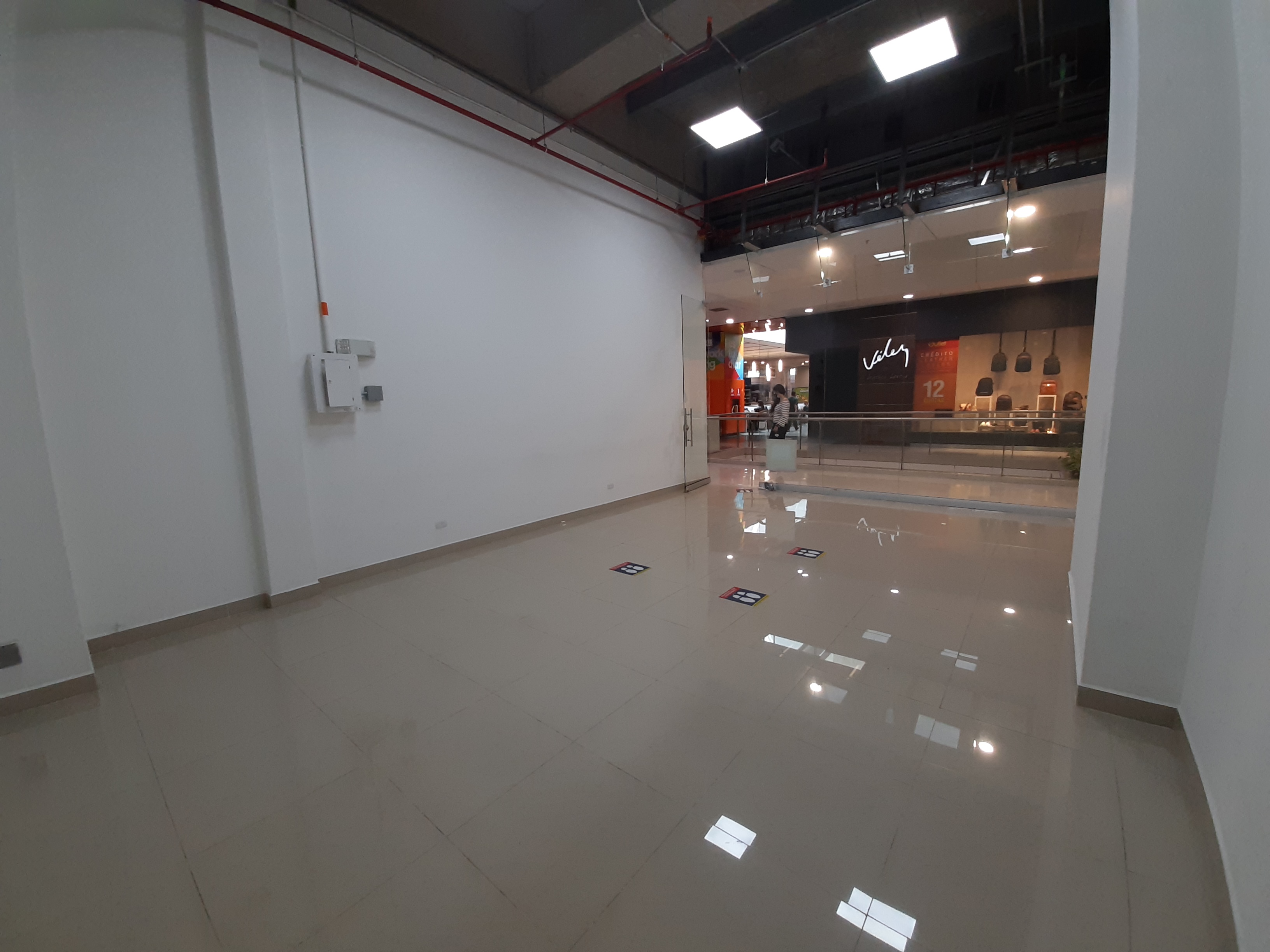 Local comercial en venta, Medellín el Chagualo, al frente de Ruta N