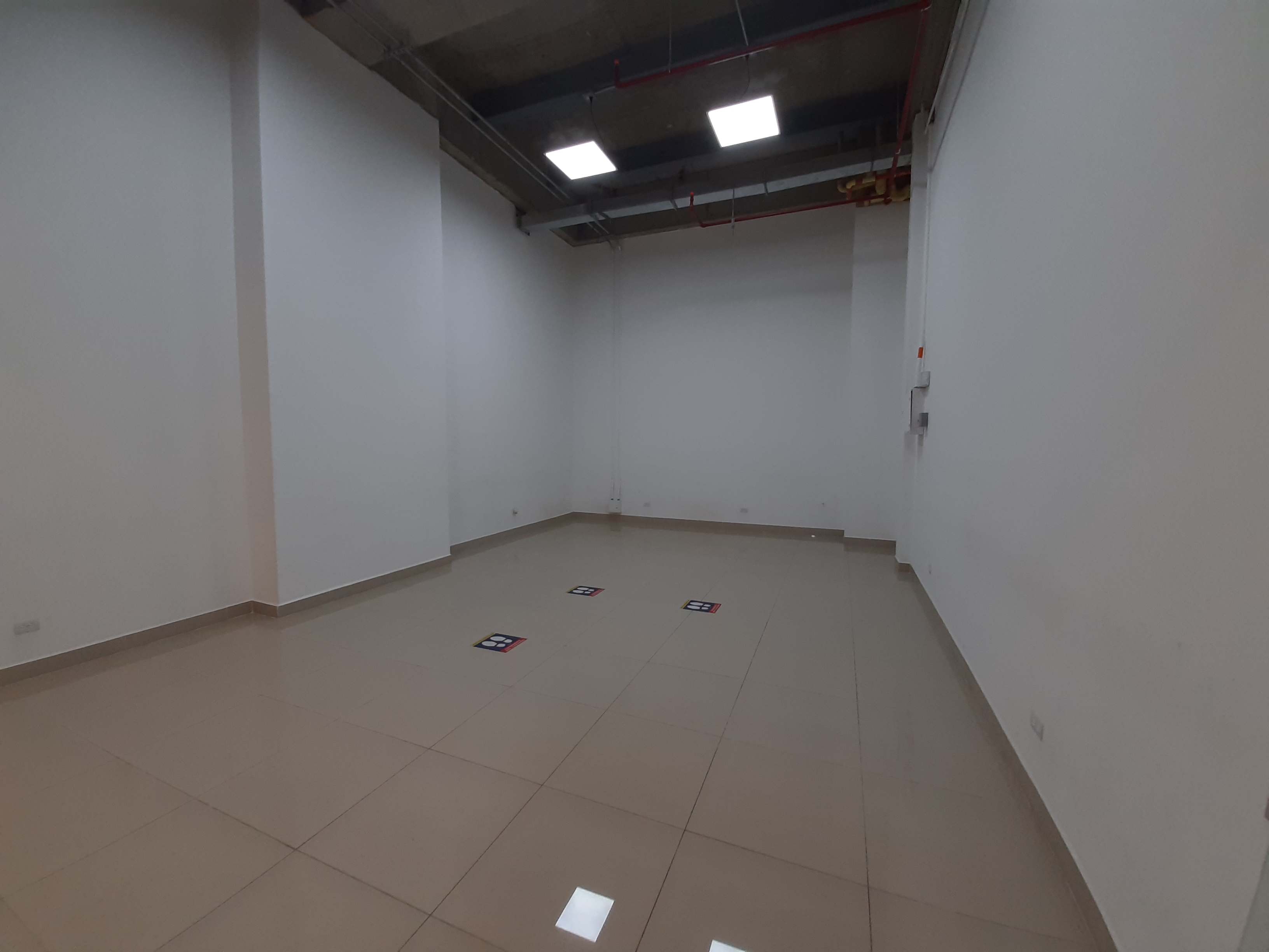 Local comercial en venta, Medellín el Chagualo, al frente de Ruta N — foto 3