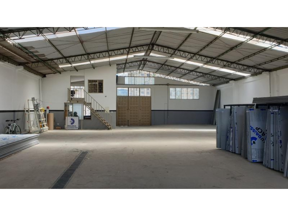 BODEGA 380 M2 EN VENTA ZONA NORTE BOGOTA D.C