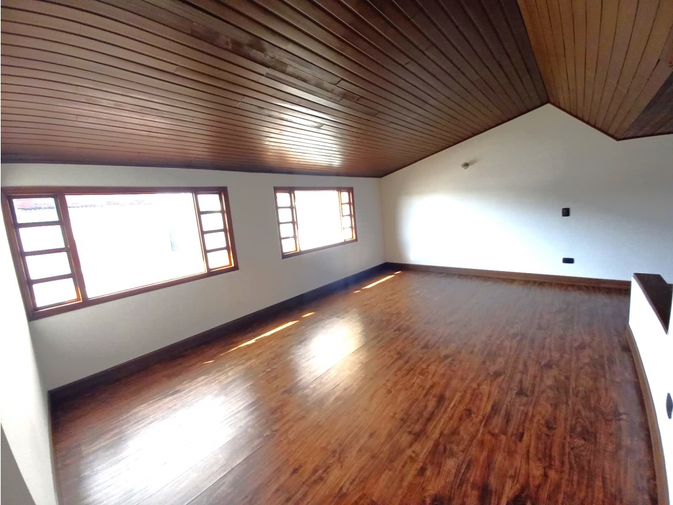 SE VENDE CASA EN NIZA 242 MTS $1.200 MM