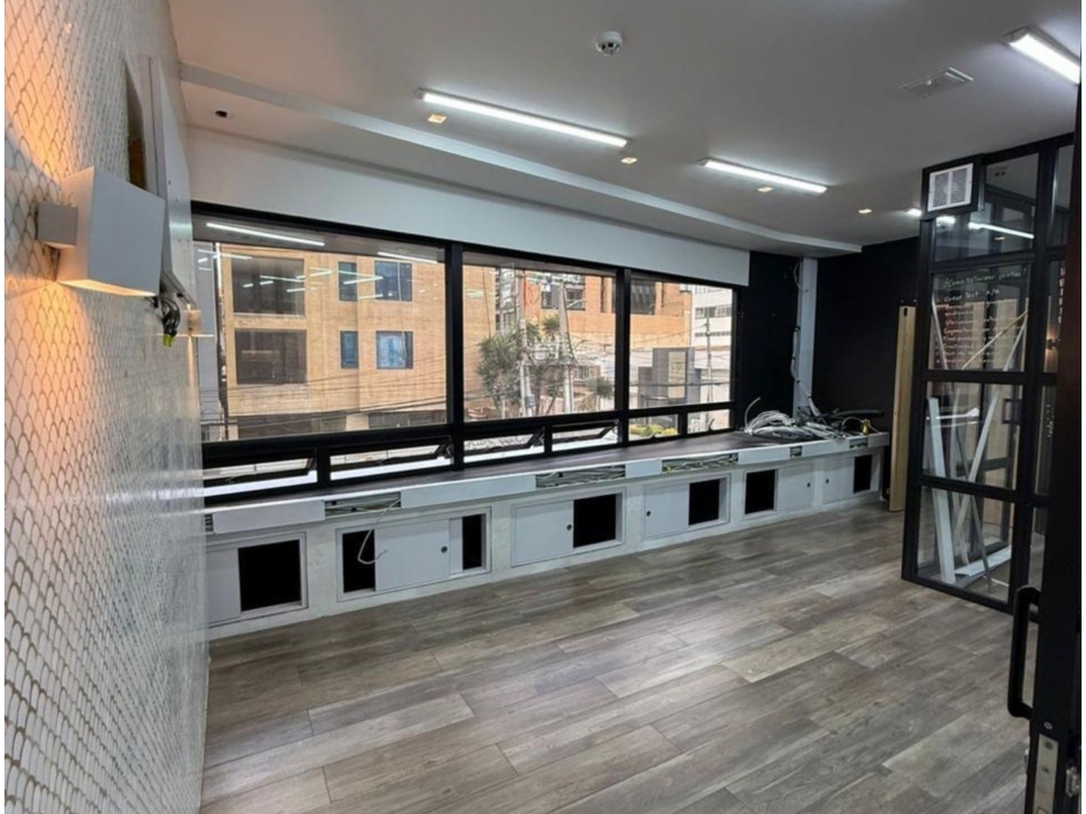 Arriendo oficinas en Edificio Kaiwa, Usaquén, Bogotá. - 1