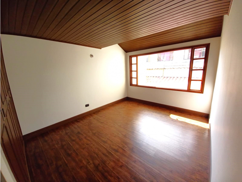SE VENDE CASA EN NIZA 242 MTS $1.200 MM — foto 2