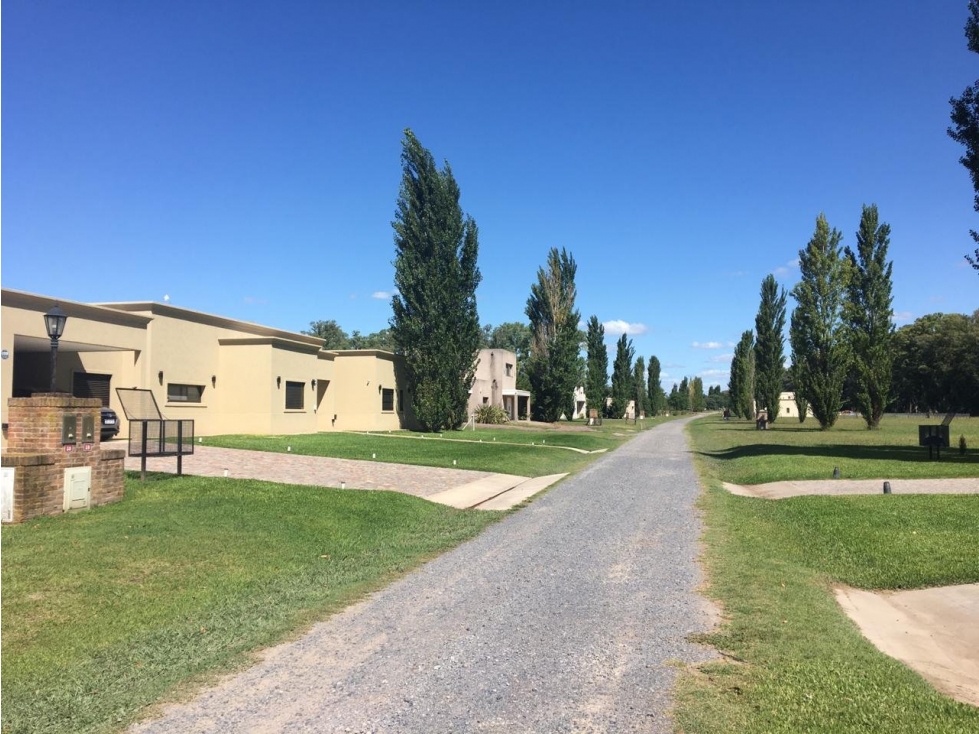 LOTE EN VENTA EN CLUB DE CAMPO SANTA IRENE COMARCAS DEL LUJAN - 1