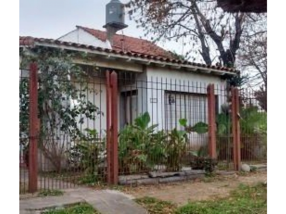 CHALET EN VENTA EN ITUZAINGO NORTE A RECICLAR - 2