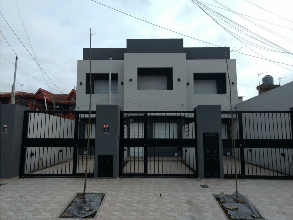 HERMOSO DUPLEX ESTILO MINIMALISTA en ALQUILER. VILLA TESEI