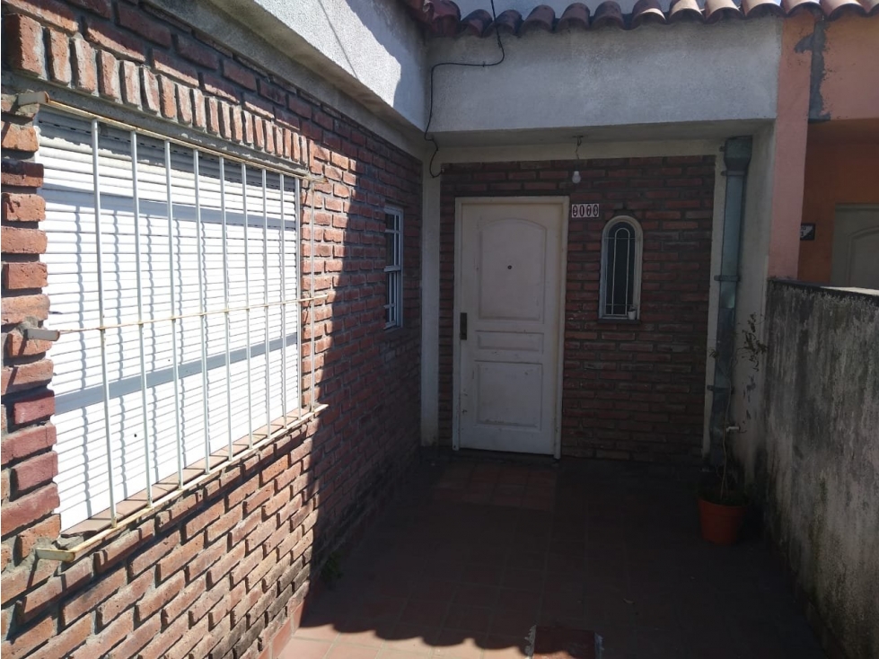 CASA EN P.H EN ALQUILER EN ITUZAINGÓ NORTE TOTALMENTE INDEPENDIENTE
