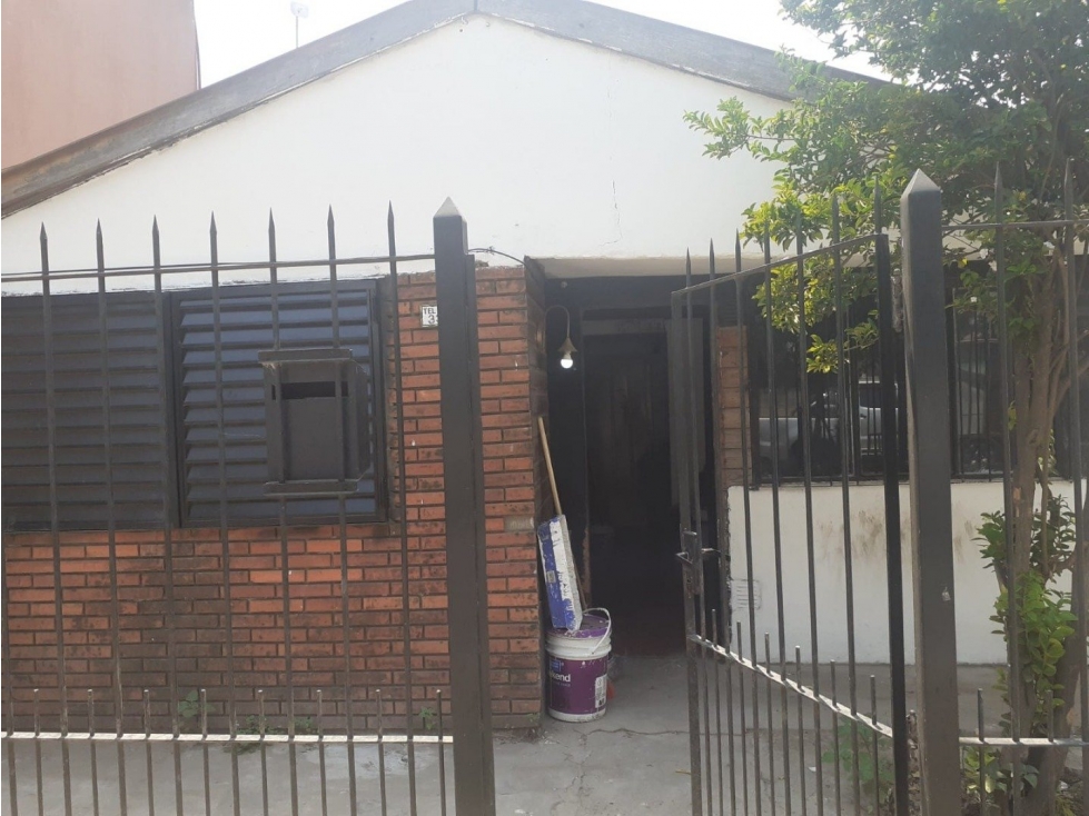 CASA INDIVISA. SUBDIVISIÓN - 1