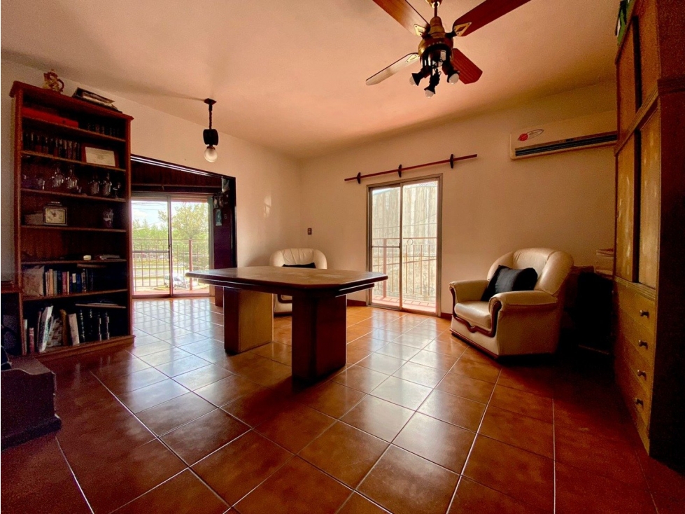 IMPECABLE DEPARTAMENTO A 80 MTS. COLECTORA ACCESO OESTE (Opc local) - 1