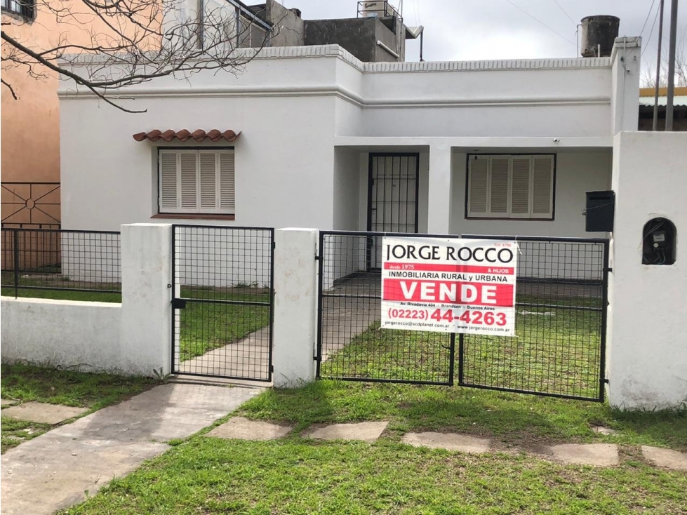 Casa en venta en Brandsen. Calle 9 Excelente ubicación!!! - 1