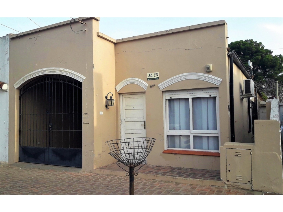 CASA COMODA Y COMPLETA