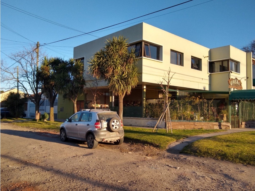 LOCAL COMERCIAL CON DEPARTAMENTOS - SOBRE AV. TEJEDOR