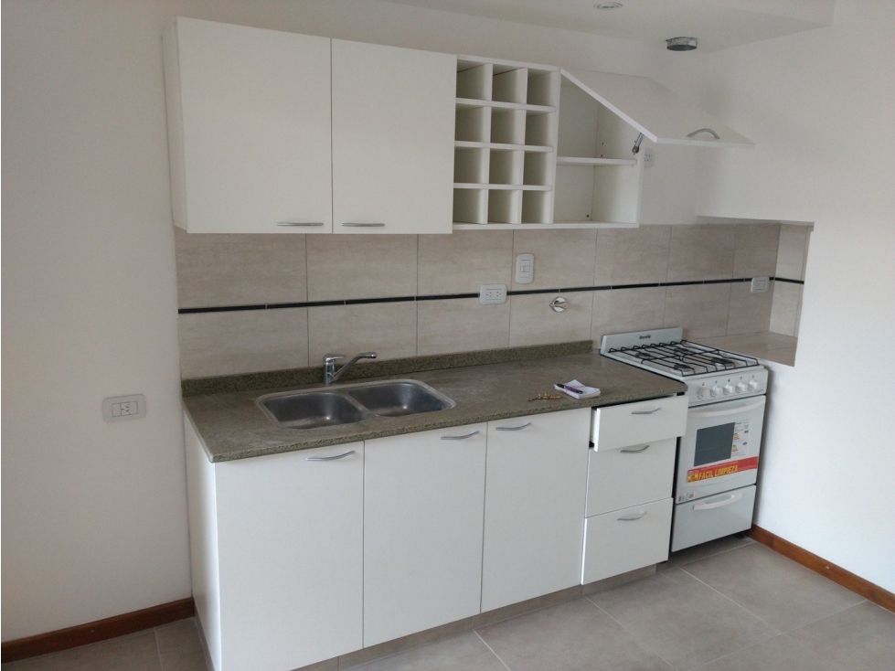 HERMOSO DUPLEX ESTILO MINIMALISTA en ALQUILER. VILLA TESEI — foto 6