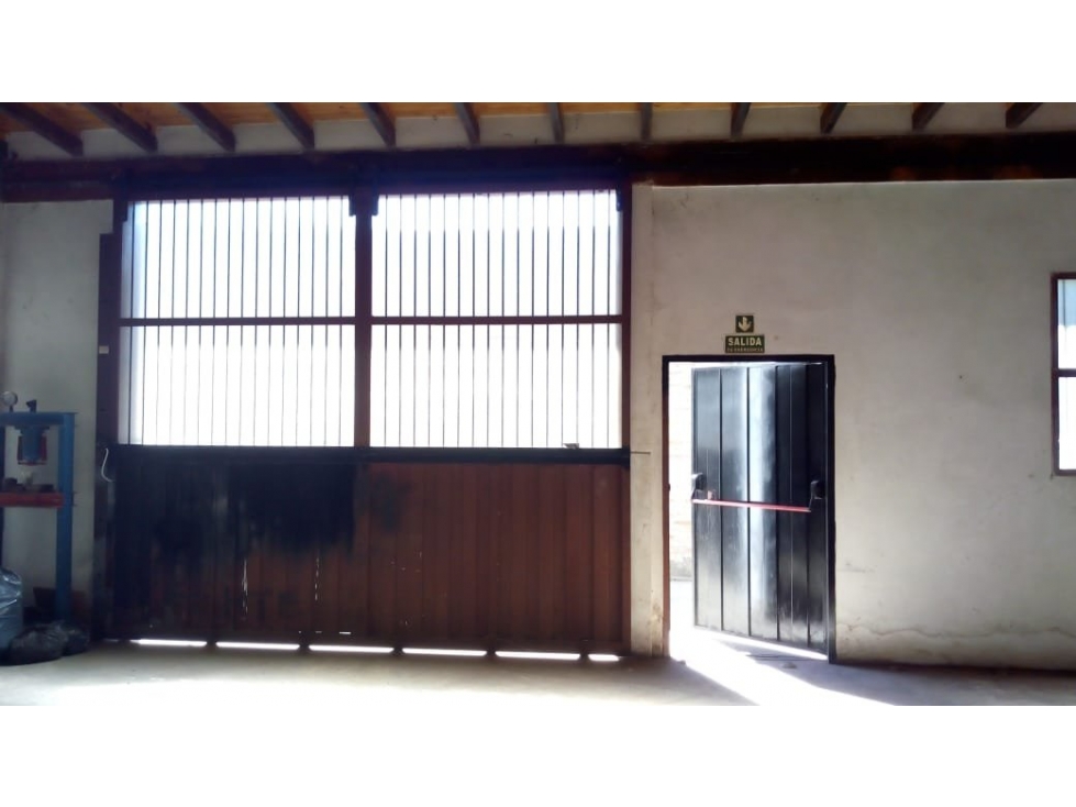 IMPORTANTE GALPON EN VENTA ZONA INDUSTRIAL. RETASADO!! - 5