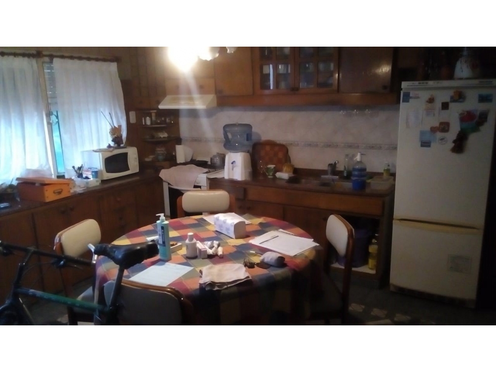 HERMOSO Y FUNCIONAL CHALET EN VENTA. ITUZAINGO NORTE - 2