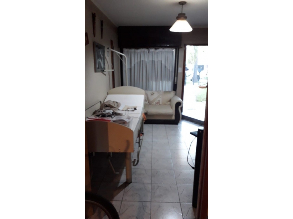 HERMOSO Y FUNCIONAL CHALET EN VENTA. ITUZAINGO NORTE - 4