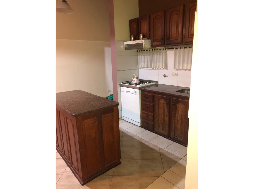 HERMOSO CHALET CASTELAR SUR. A METROS AVENIDA ZEBALLOS — foto 5