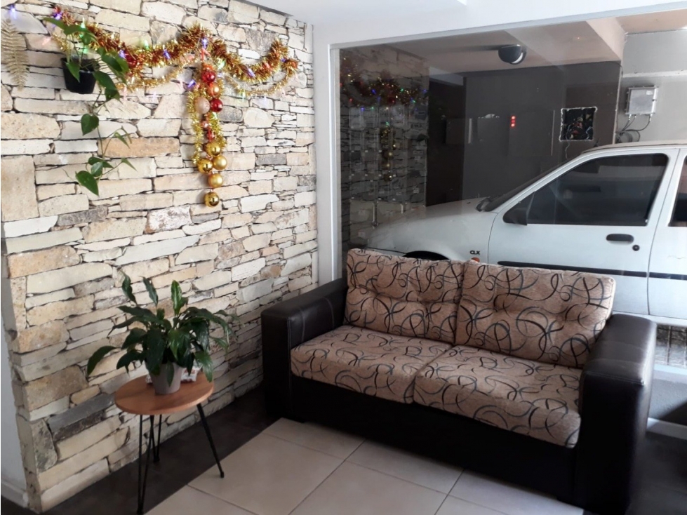 EXCELENTE DEPARTAMENTO EN ESTACION DE CASTELAR EN VENTA — foto 3