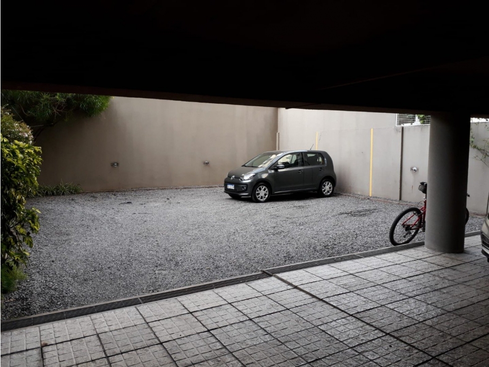 EXCELENTE DEPARTAMENTO EN ESTACION DE CASTELAR EN VENTA — foto 5