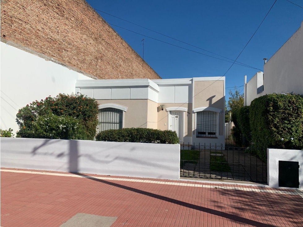 CASA AL FRENTE + depto. al patio. (Dos viviendas) - 2