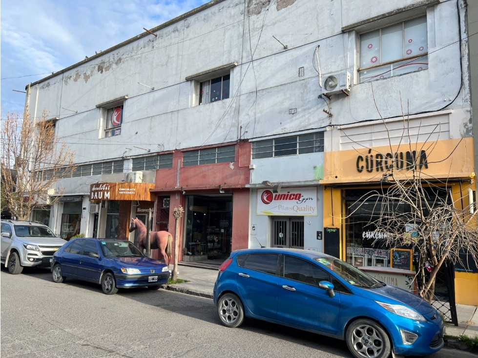 SALON COMERCIAL en Pleno centro !!!! (1er. Piso) 598 Mts2 ! - 1