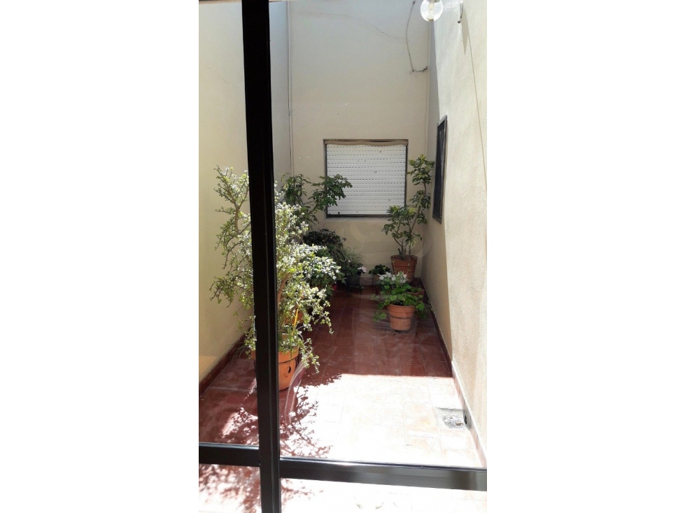 CASA CENTRICA CON LOCAL — foto 6
