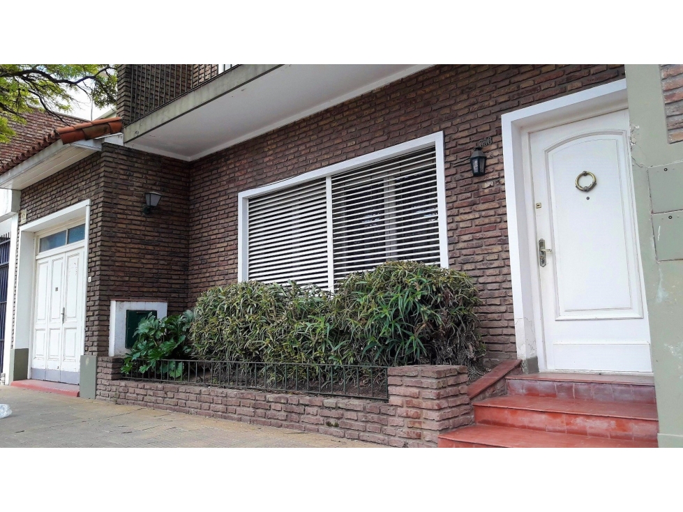 GRAN CASA CENTRICA DE ESTILO SEÑORIAL! - UNICA - 4