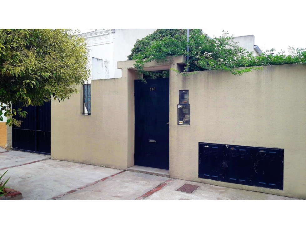 COMPLEJO DE 3 DEPARTAMENTOS EN BLOQUE CON RENTA - SOBRE AMPLIO TERRENO — foto 2