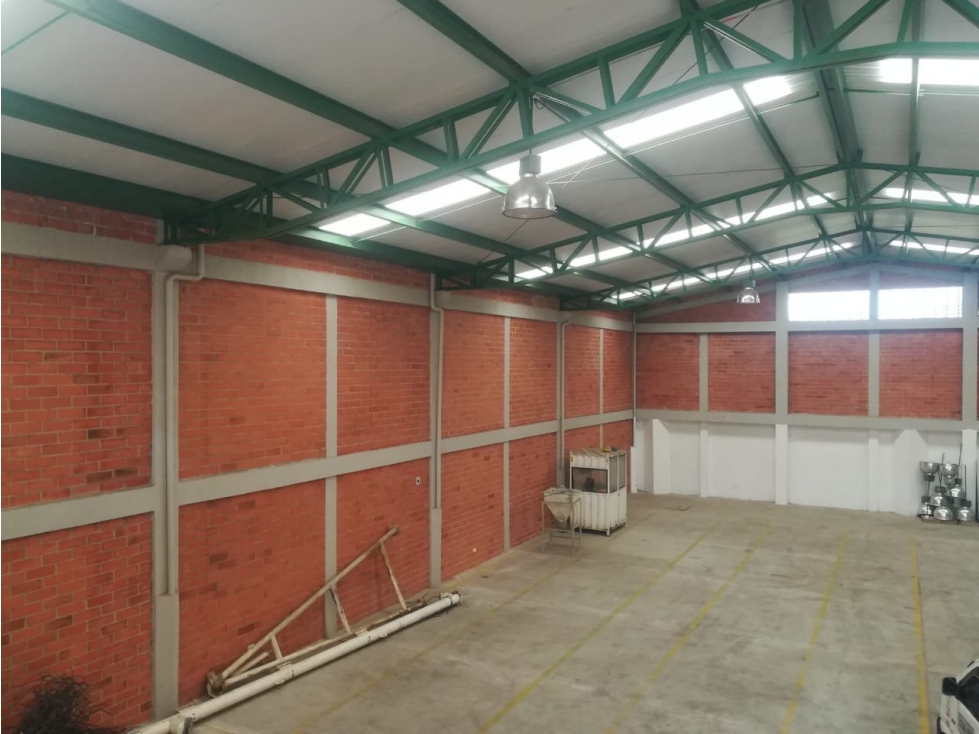 BODEGA EN PARQUE EMPRESARIAL - 2