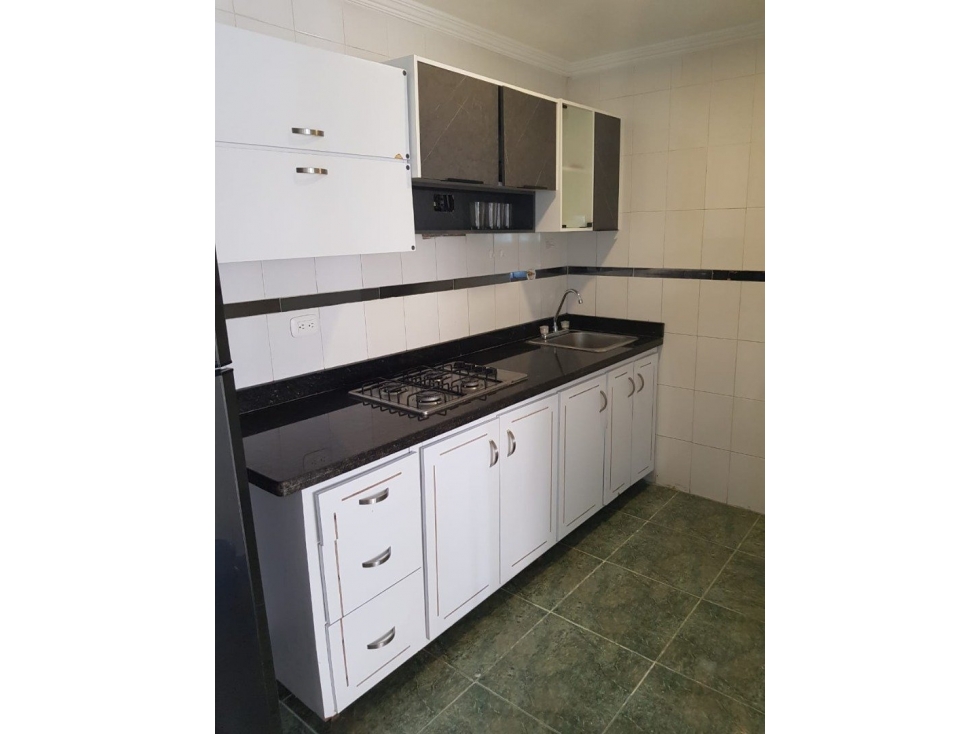 APARTAMENTO EN VENTA AMOBLADO EN EL LAGUITO 1 ALCOBA BUEN PRECIO — foto 5