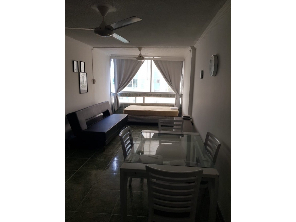 APARTAMENTO EN VENTA AMOBLADO EN EL LAGUITO 1 ALCOBA BUEN PRECIO — foto 2