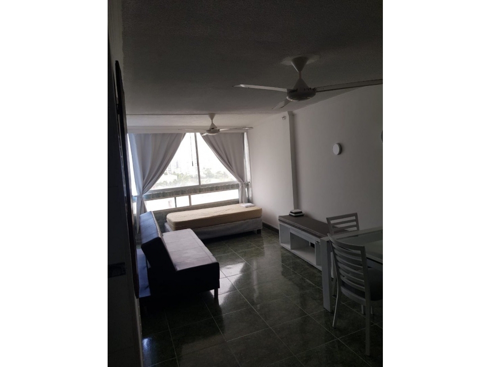 APARTAMENTO EN VENTA AMOBLADO EN EL LAGUITO 1 ALCOBA BUEN PRECIO — foto 3