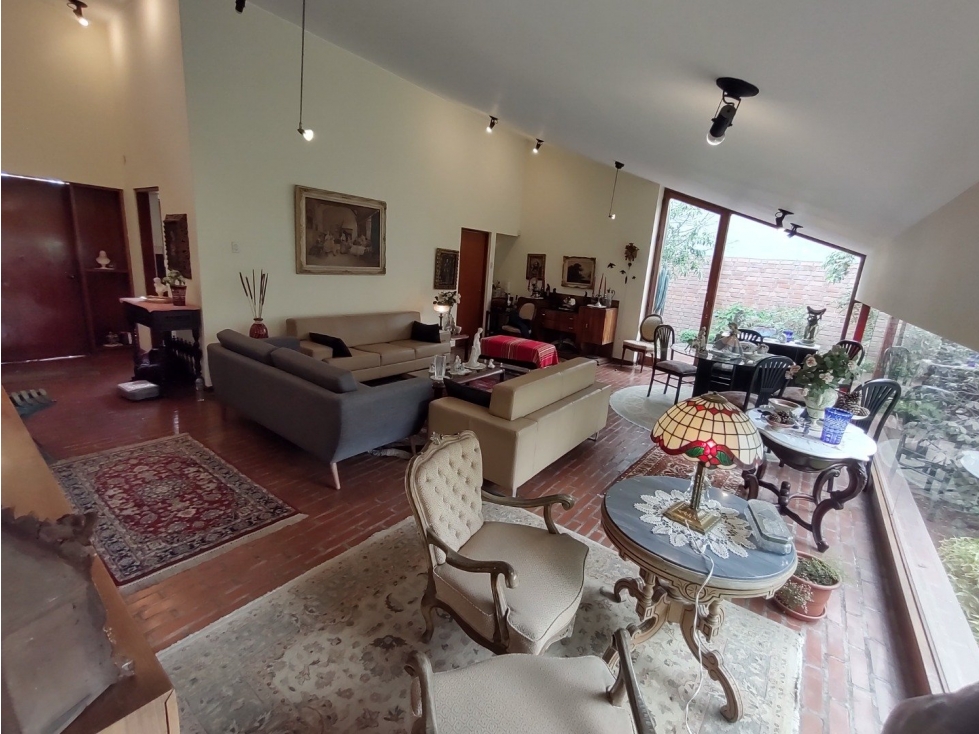 LA MOLINA - VENTA LINDA CASA - ÁREA 484 m2 — foto 2