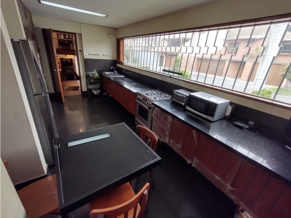 LA MOLINA - VENTA LINDA CASA - ÁREA 484 m2 — foto 5