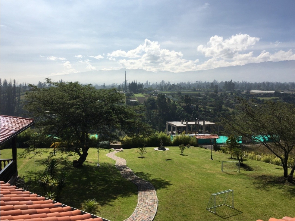 CASA DE VENTA MEJOR SECTOR PUEMBO JUNTO CLUB ARRAYANES 2900m2 TERRENO