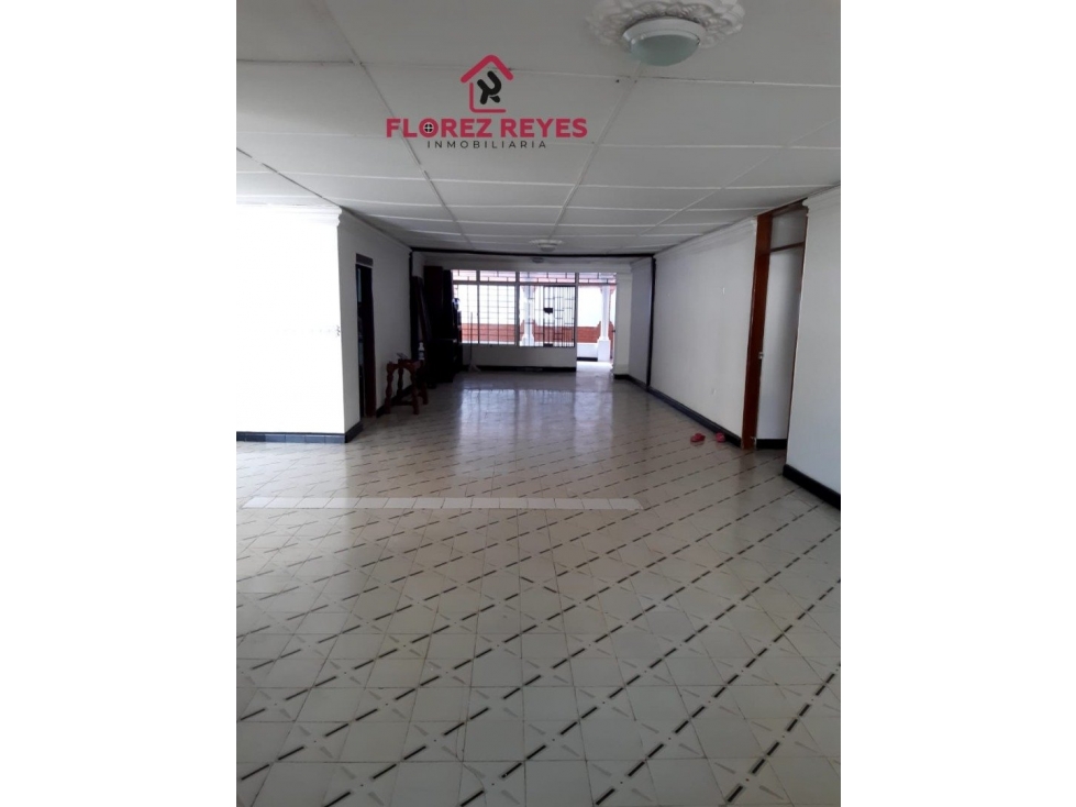 AMPLIA CASA COMERCIAL EN LA CAMPIÑA - VENTA — foto 3