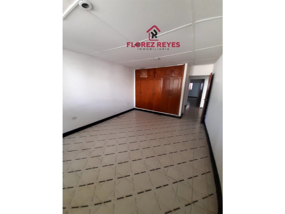 AMPLIA CASA COMERCIAL EN LA CAMPIÑA - VENTA — foto 4