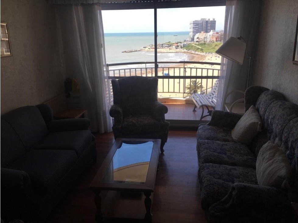 Departamento de 3 amb con dependencia y cochera. Zona Varese — foto 4