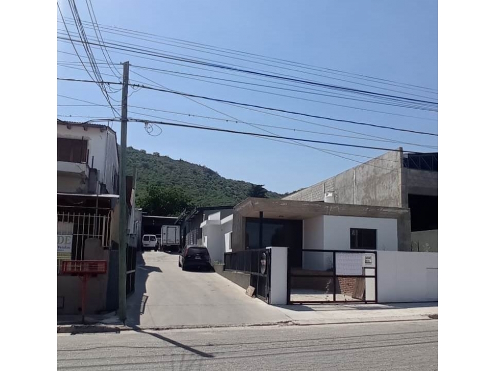 VENTA GALPÓN EN ZONA INDUSTRIAL CARLOS PAZ .. - 2