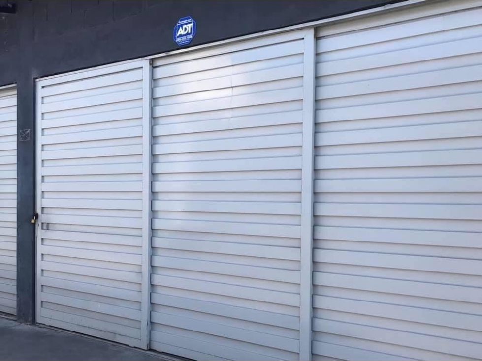 VENTA GALPÓN EN ZONA INDUSTRIAL CARLOS PAZ .. - 4