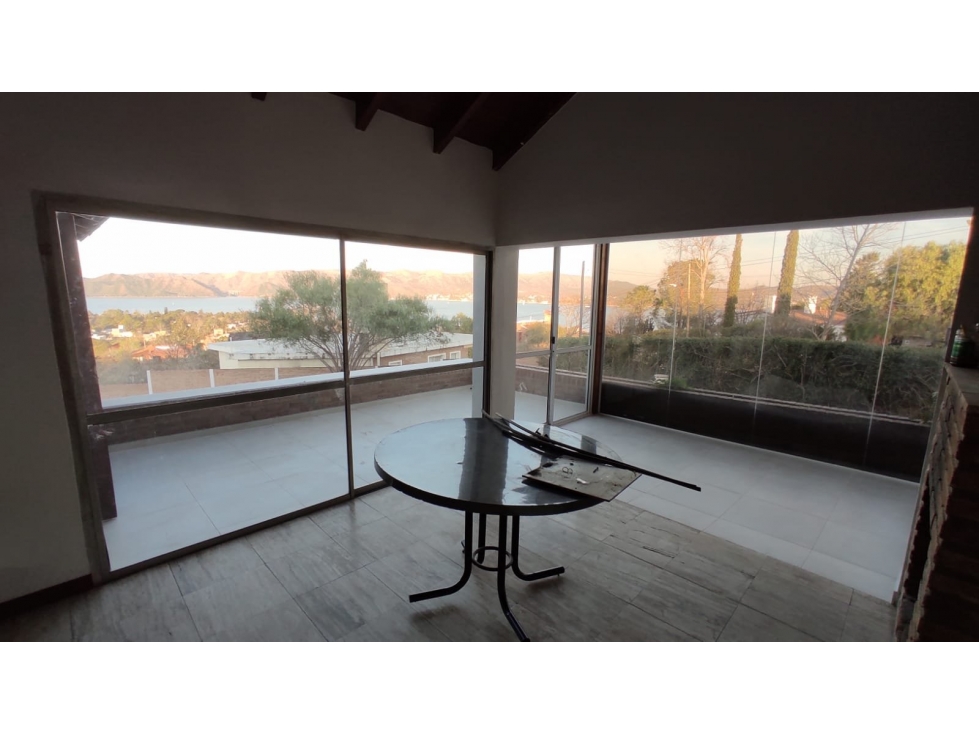 VENTA CASA CON PISCINA CARLOS PAZ LAGO AZUL - 3