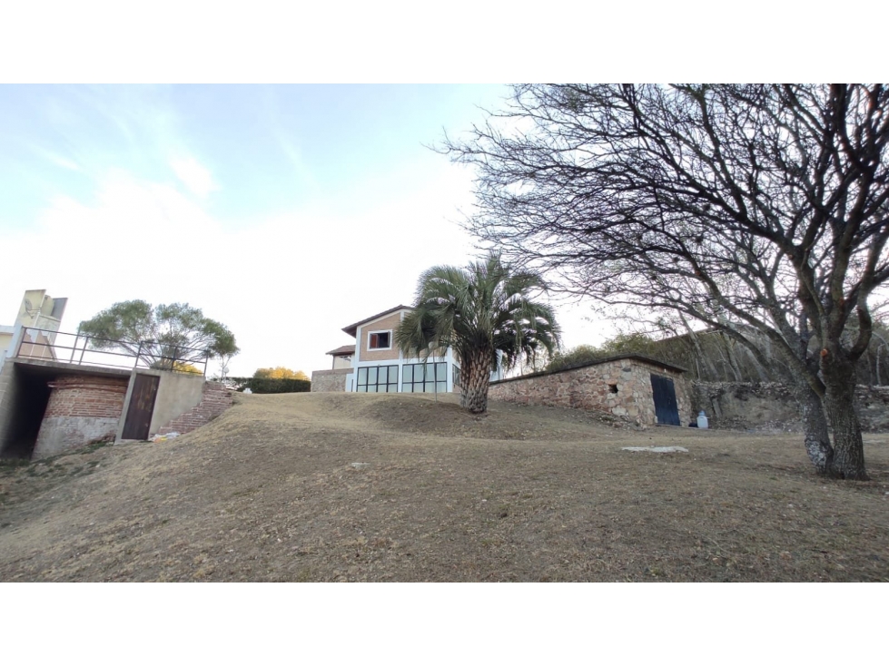 VENTA CASA CON PISCINA CARLOS PAZ LAGO AZUL - 4