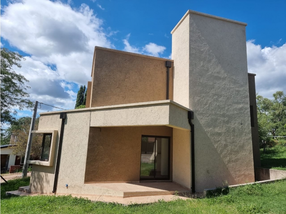 IMPERDIBLE, HERMOSA CASA A ESTRENAR EN TANTI A LA VENTA - 4