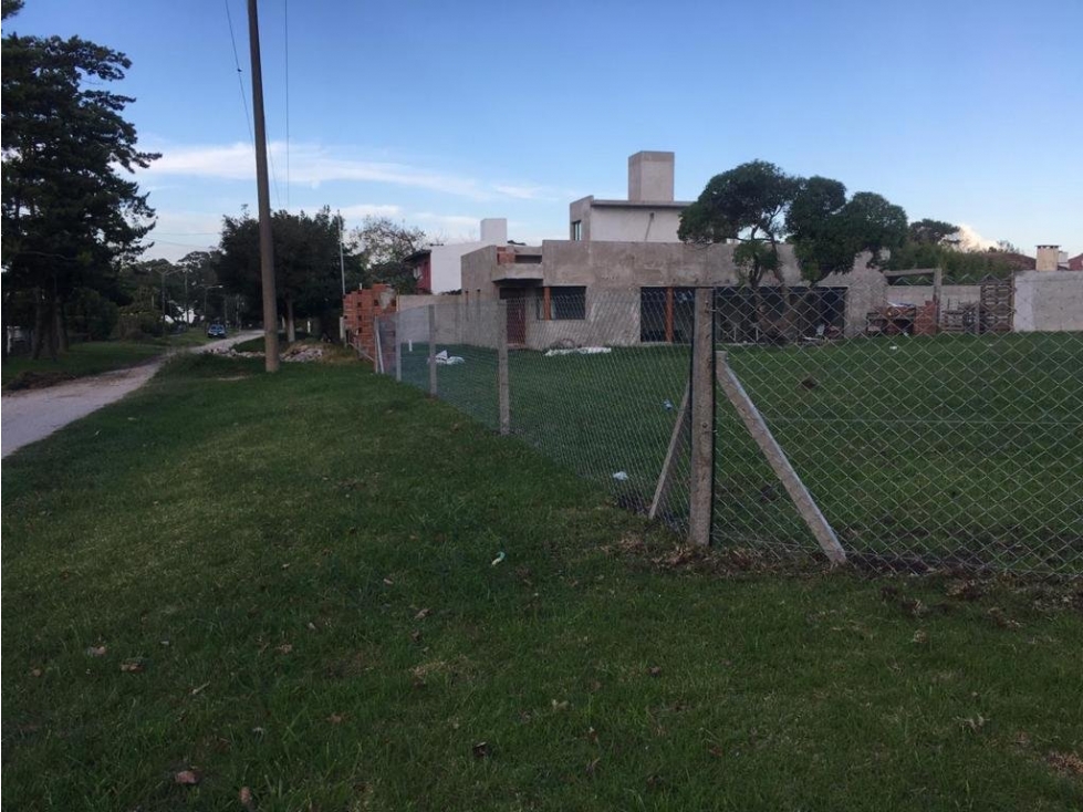 VENTA DE DOS LOTES EN BARRIO ALFAR OPORTUNIDAD - 3