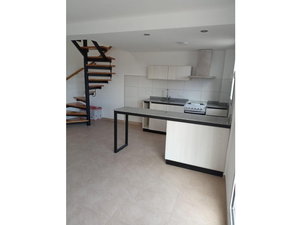 EXCELENTE DUPLEX EN VENTA 2 AMB. COCHERA 2 - 2