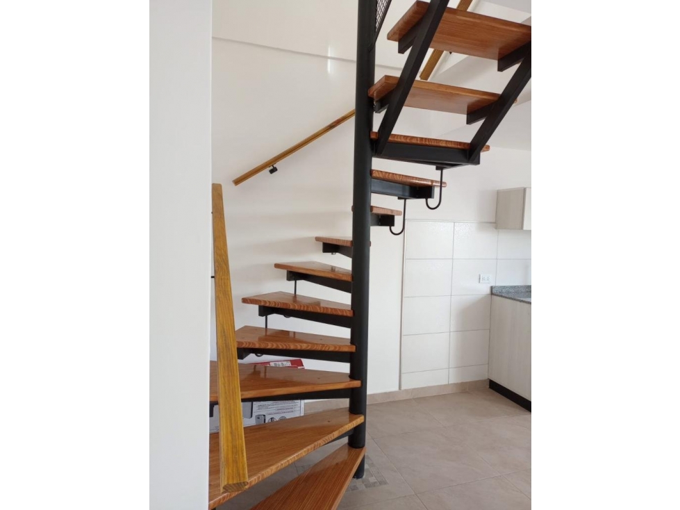 EXCELENTE DUPLEX EN VENTA 2 AMB. COCHERA 2 - 6