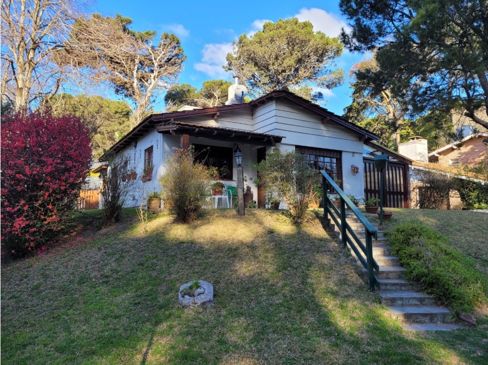 OPORTUNIDAD en Venta - Casa en Zona B5/Tridente - Entorno Residencial - 3